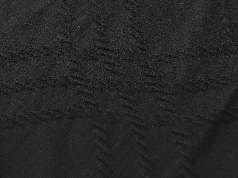 膨れジャガード編み半袖ⅤネックＴシャツのモデル着用画像