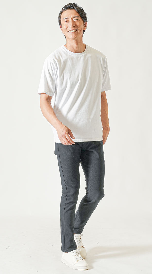 30代メンズ夏の3点コーデセット　グレー5分袖サマーカーディガン×白半袖Tシャツ×黒ストレッチチノパンツ