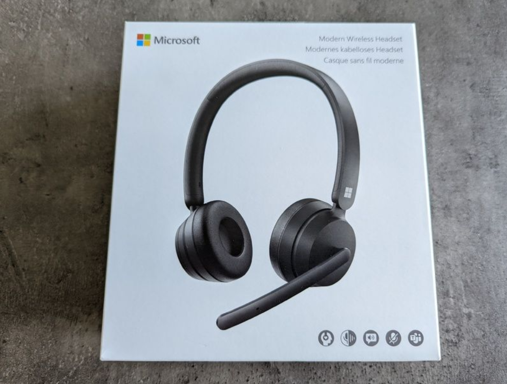 Microsoft Modern Wireless Headphones Packaging