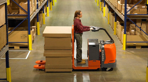 Warehouse pallet truck