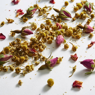 Chamomile-and-Rosebuds-Loose-Leaf-Herbal-Infusion-_1 (2).jpg__PID:34dc9ec0-880f-4b1e-9bb1-3e3521097690