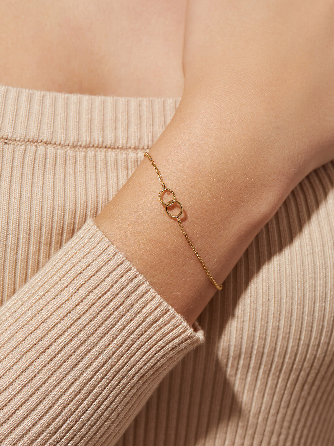 Rose Gold LV Hand Bracelet – Abdesignsjewellery