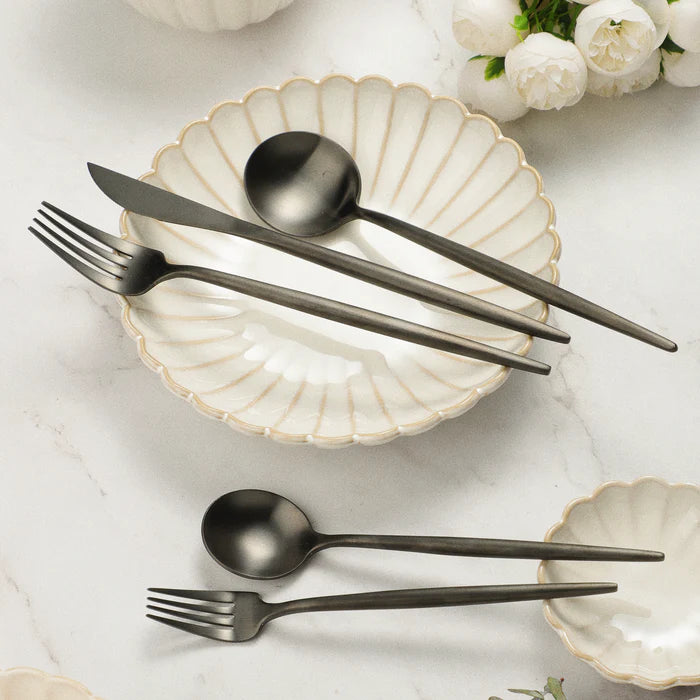 Matte Black Flatware Set – Kennedy Avenue Interiors