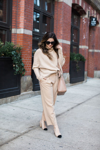 Monochromatic dressing in beige