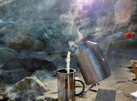 Pouring a Kelly Kettle