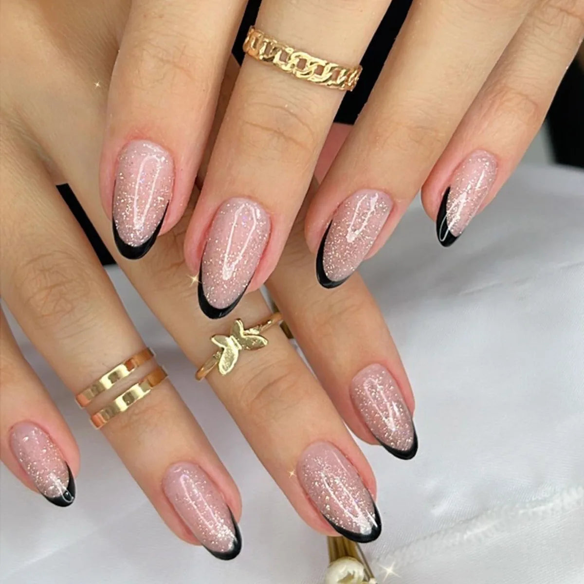 Glitter French Press-On Nails – Short Round Full Cover Fake Nail Set