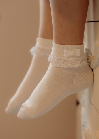 Ivory Short Ceremony Socks with Lace 2440/3 col 202 Condor