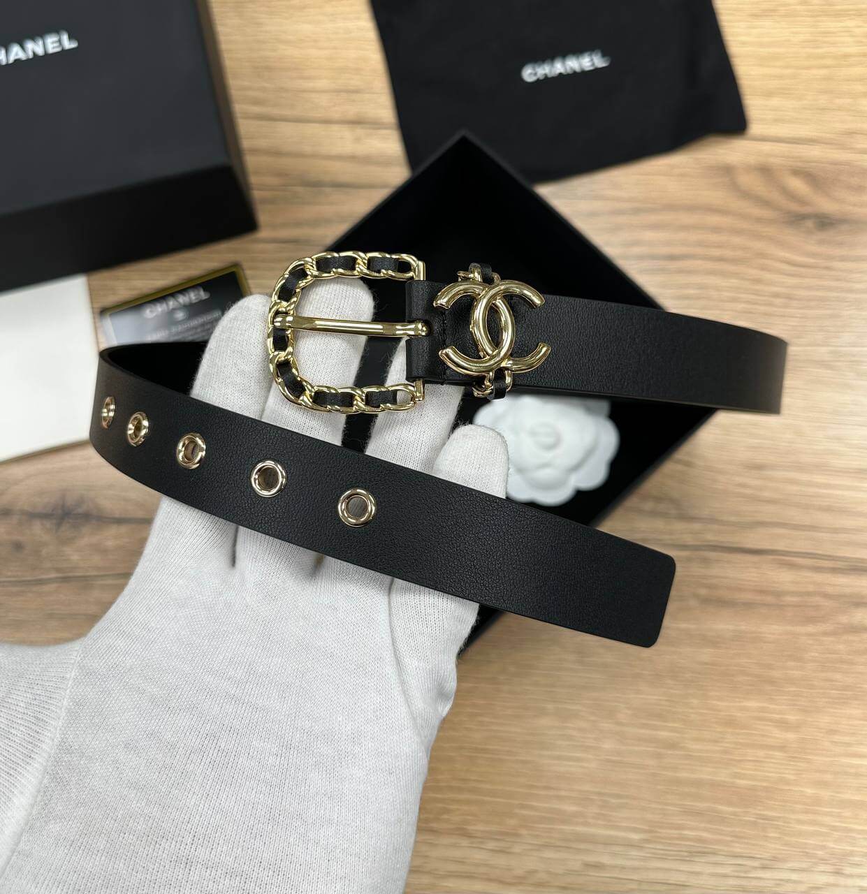 explosie Encyclopedie Oh Chanel belt Calfskin & Gold-Tone Metal Black – Taste the Luxe