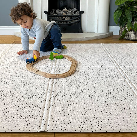spotty foldable play mat