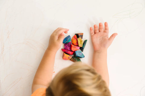 rainbow crayon party favors