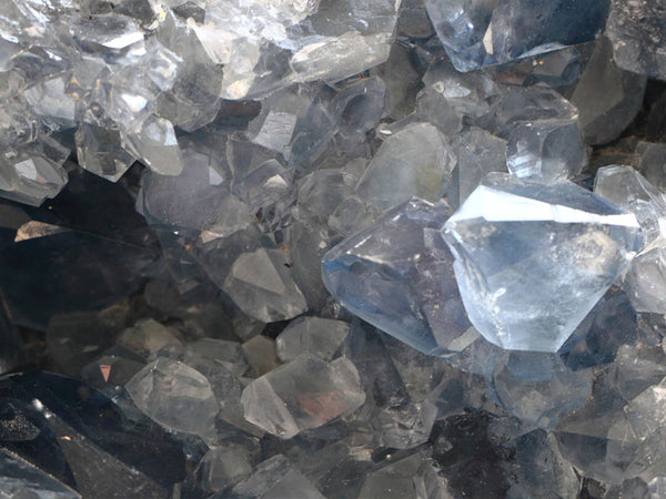 Celestite helps bring balance to the emotional body.