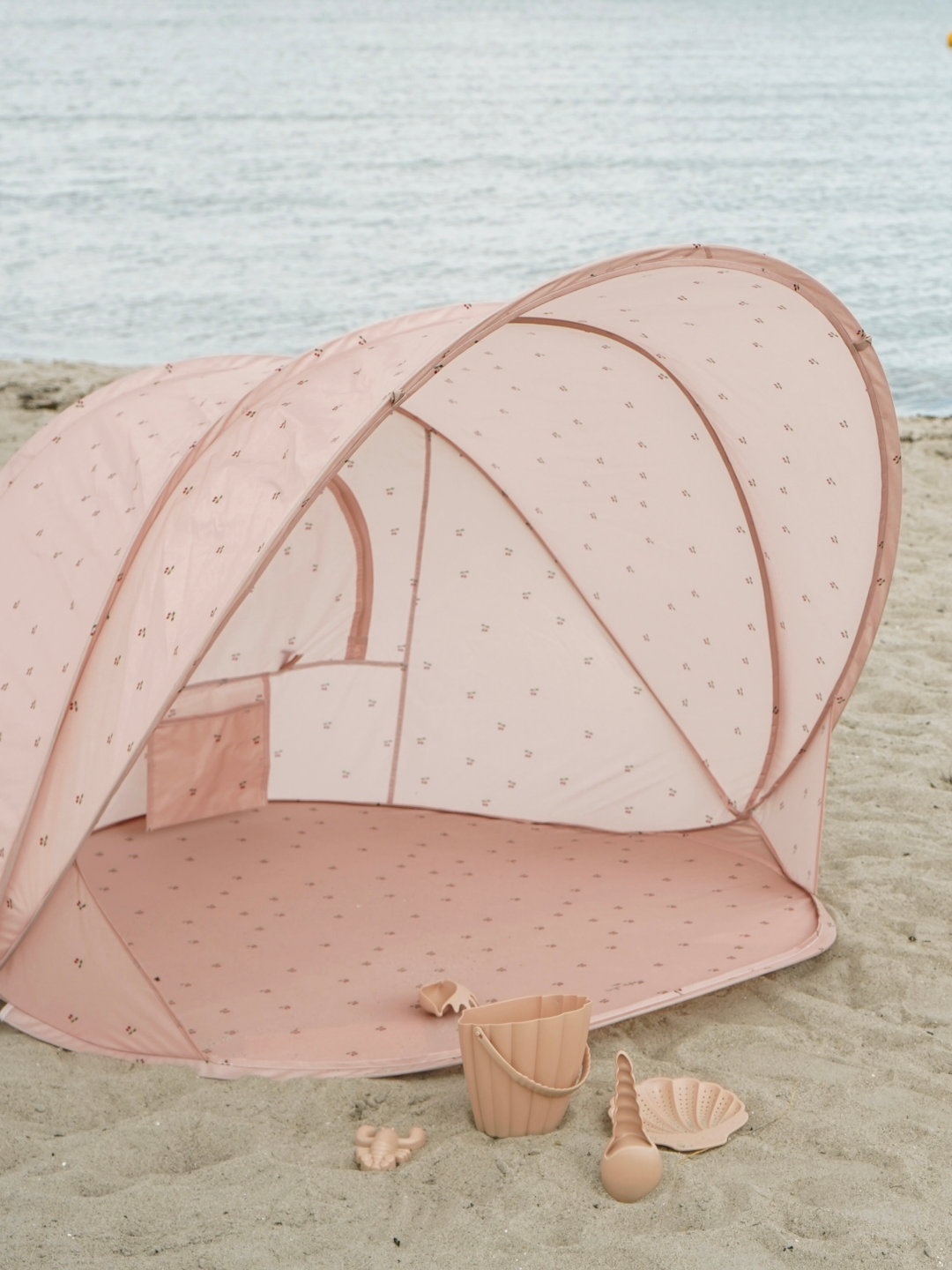 Konges Slojd pop-up beach tent