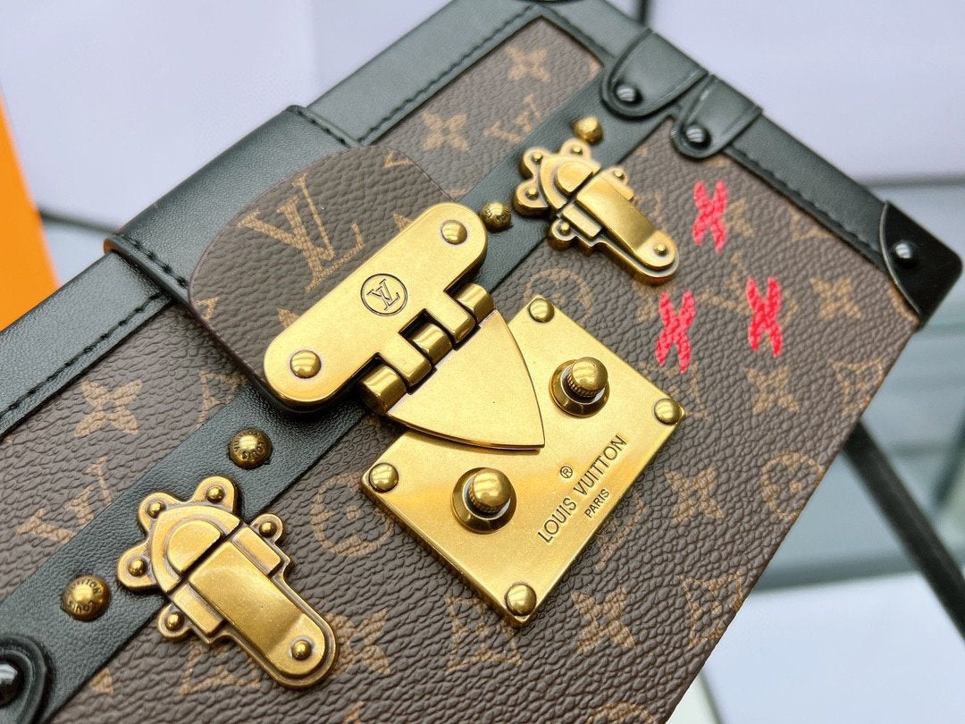 Louis Vuitton M45943 LV Petite Malle Handbag in Monogram Canvas 
