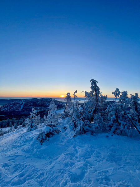 picture of a sunrise from skiing