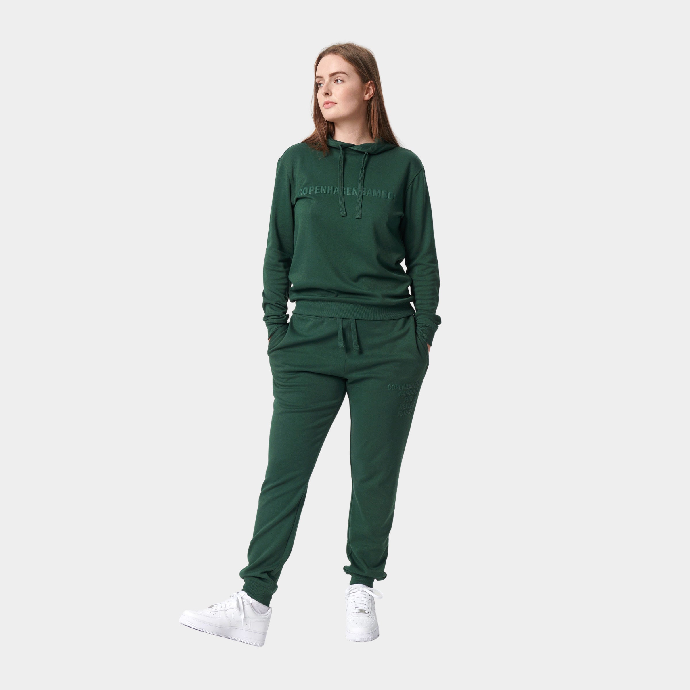 Billede af Bambus hoodie joggingsæt i grøn med logo til damer fra Copenhagen Bamboo, XS