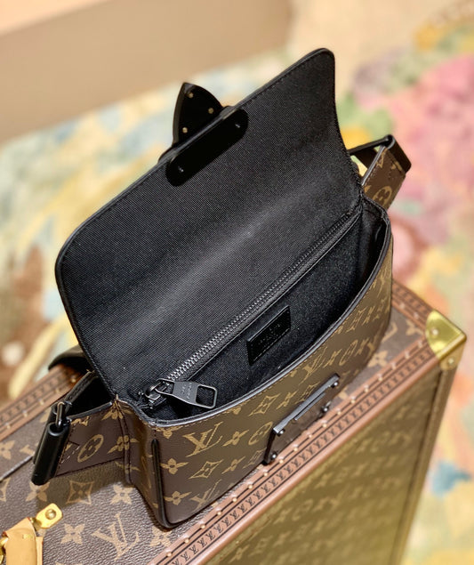 LOU S LOCK SLING BAG – skladondemand