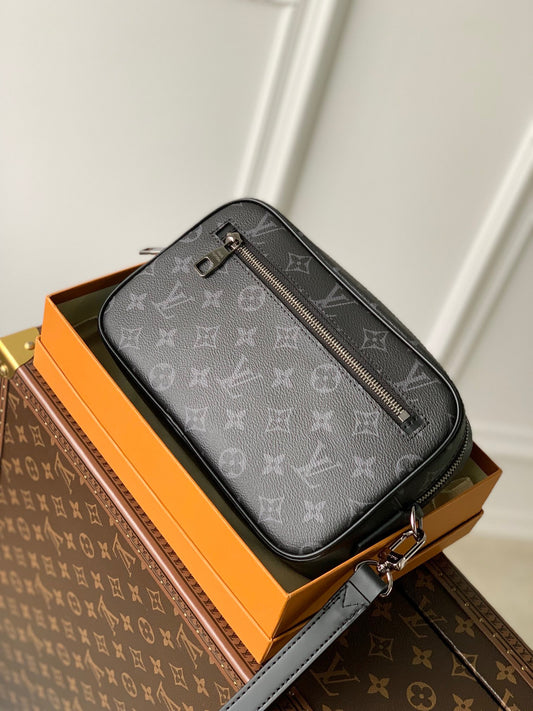 Louis Vuitton Pochette Kasai