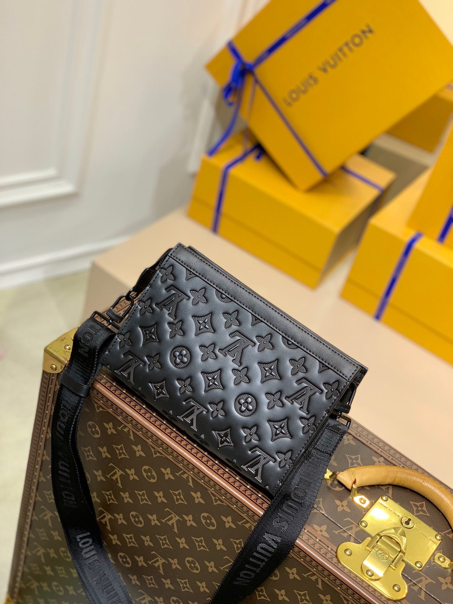 WHATS IN MY LV BAG  LV GASTON WEARABLE WALLET  YouTube