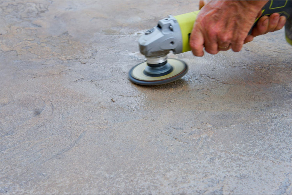 Polishing concrete with an angle grinder