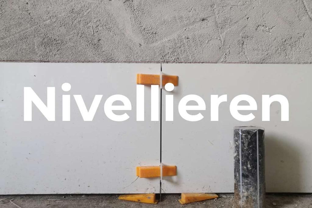 Système de nivellement du carrelage utilisé lors de la pose du carrelage dans la salle de bain