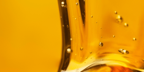 manuka honey flowing into honey