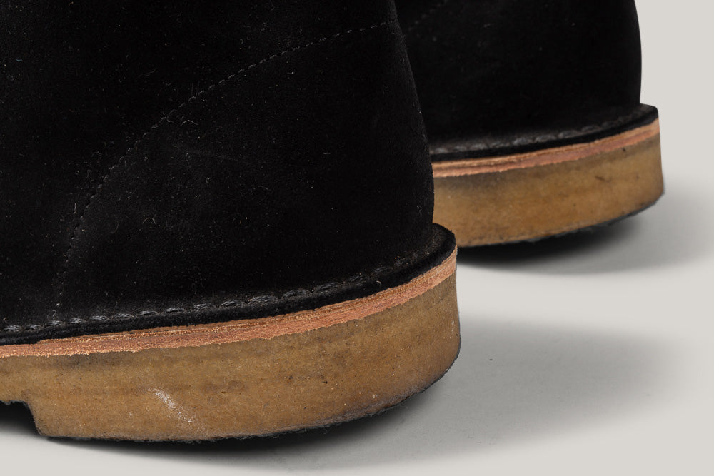 USED CLARKS SUEDE DESERT BOOT - BLACK