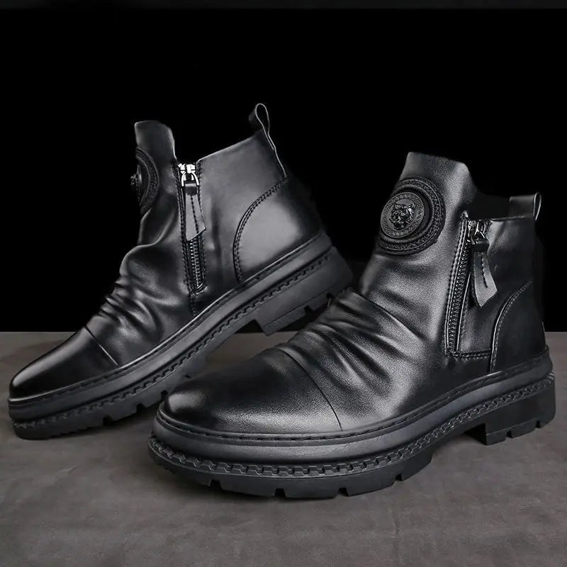 Bota Masculina de Couro Preto Cano Baixo - REF52