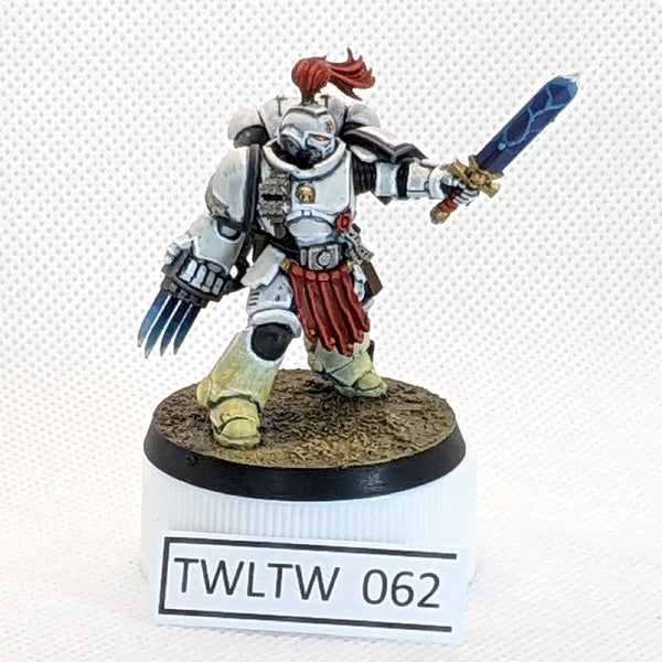 Space Marine Lieutenant Conversion w Lightning Claws and Power Sword- – The  War Library