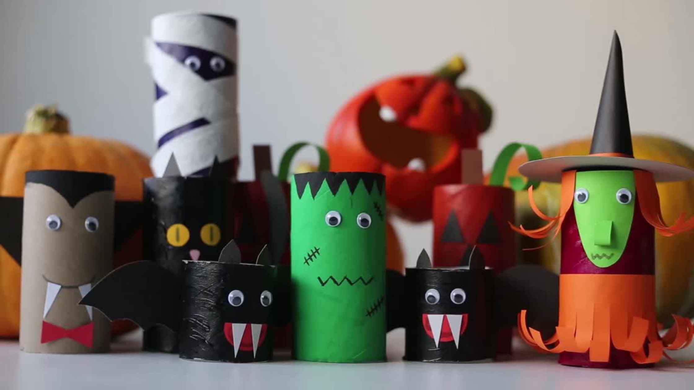 Halloween crafts for kids - toilet roll puppets