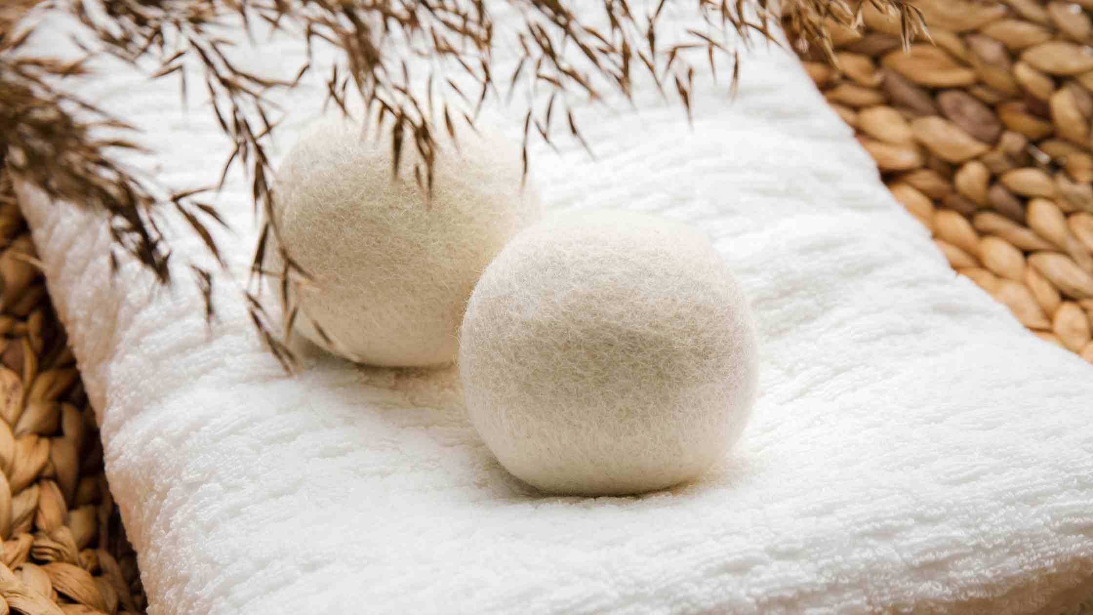 plastic-free laundry - Woollen dryer balls