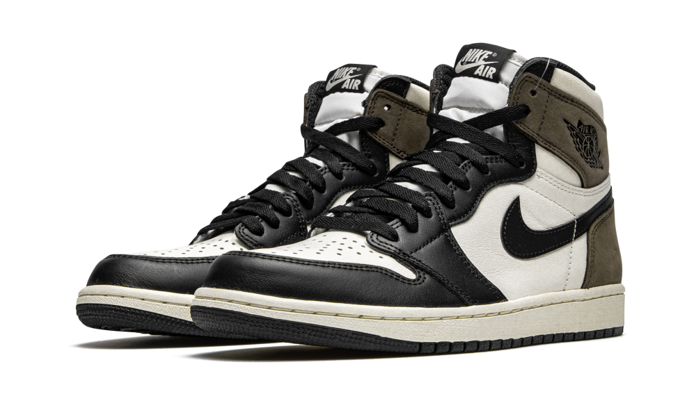 話題の行列 NIKE AIR JORDAN 1 SAIL DARK MOCHA-BLACK kids-nurie.com