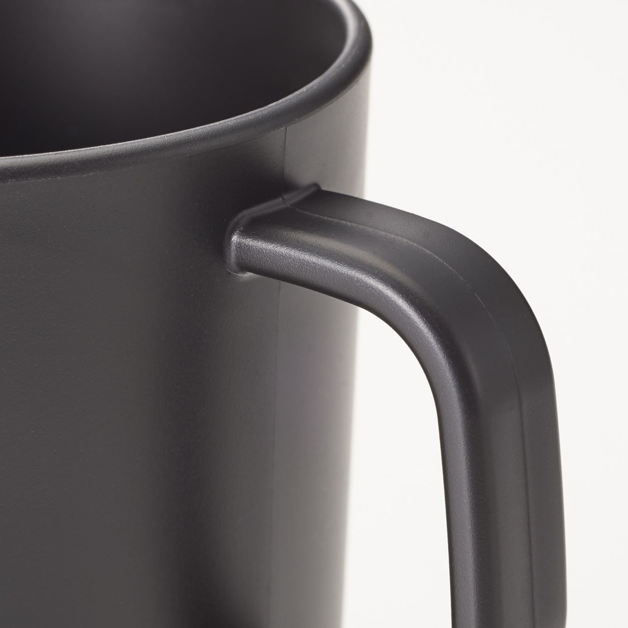 Polypropylene Mug With Lid - Black