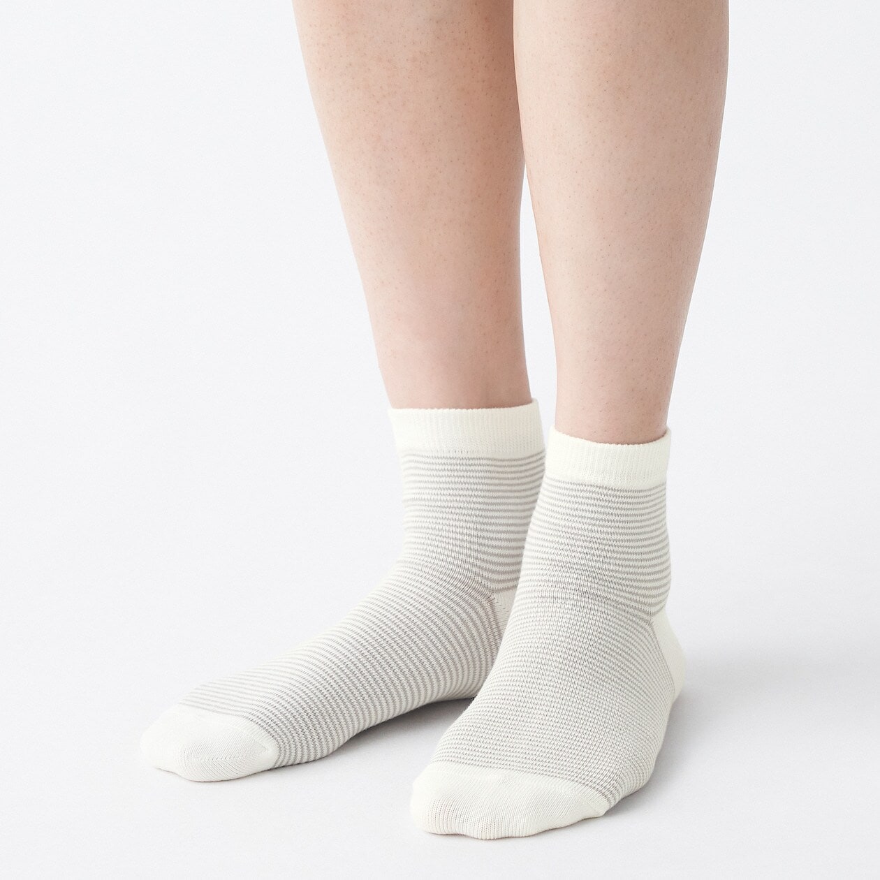 Right Angle Top Loose Short Border Socks