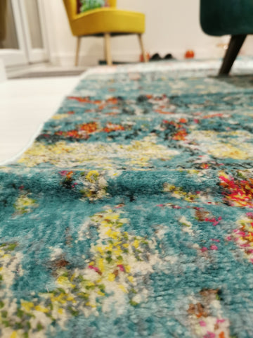 How to Flatten a Rug That Has Been Folded