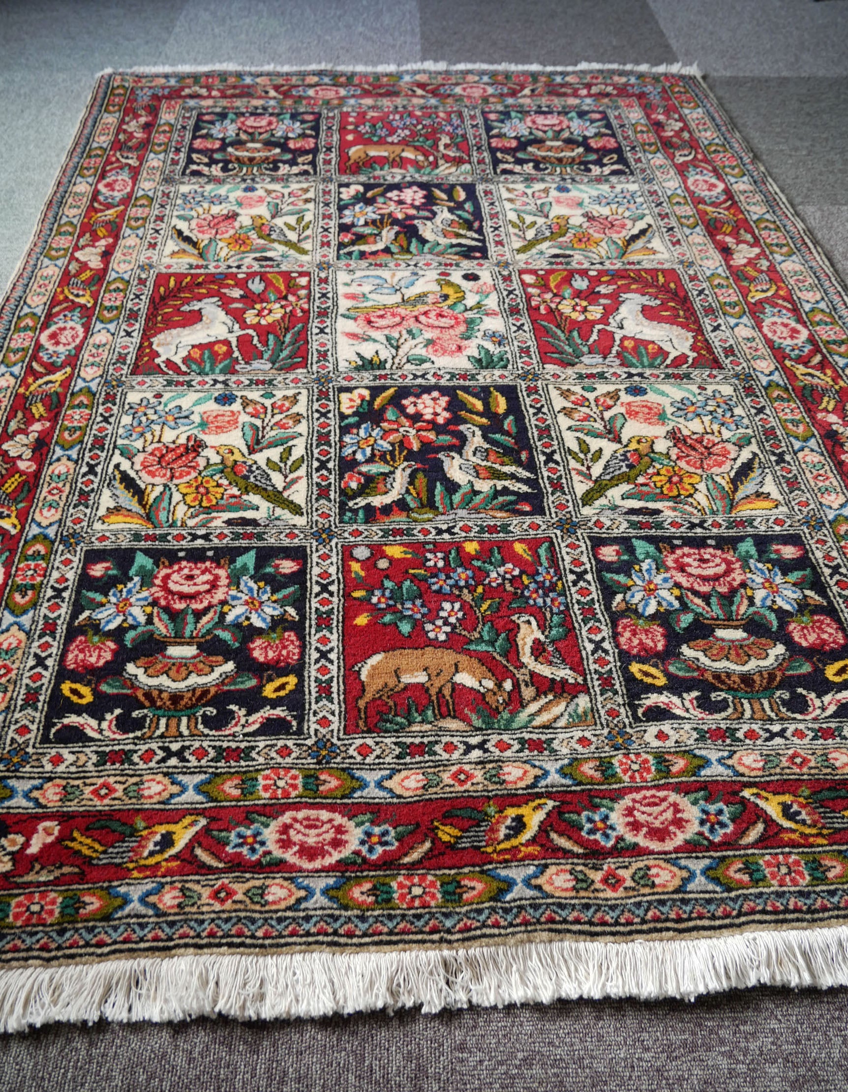 グーチャン産 ペルシャ絨毯 189×113cm