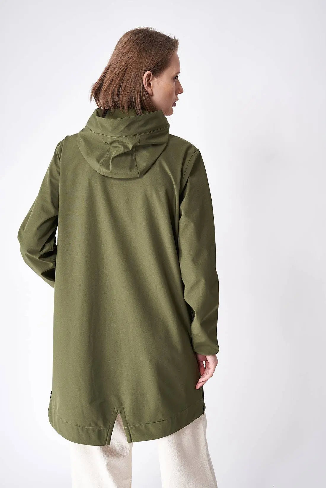SEMA. Chubasquero ligero, elástico transpirable verde de mujer – Tantä Rainwear