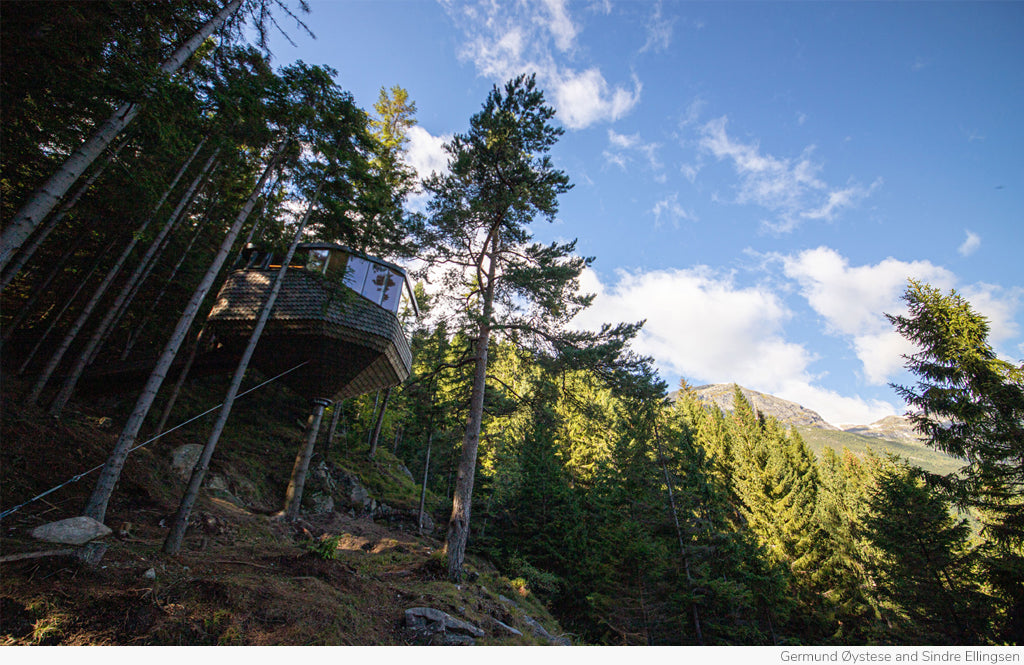 Woodnest Treehouse by Helen & Hard