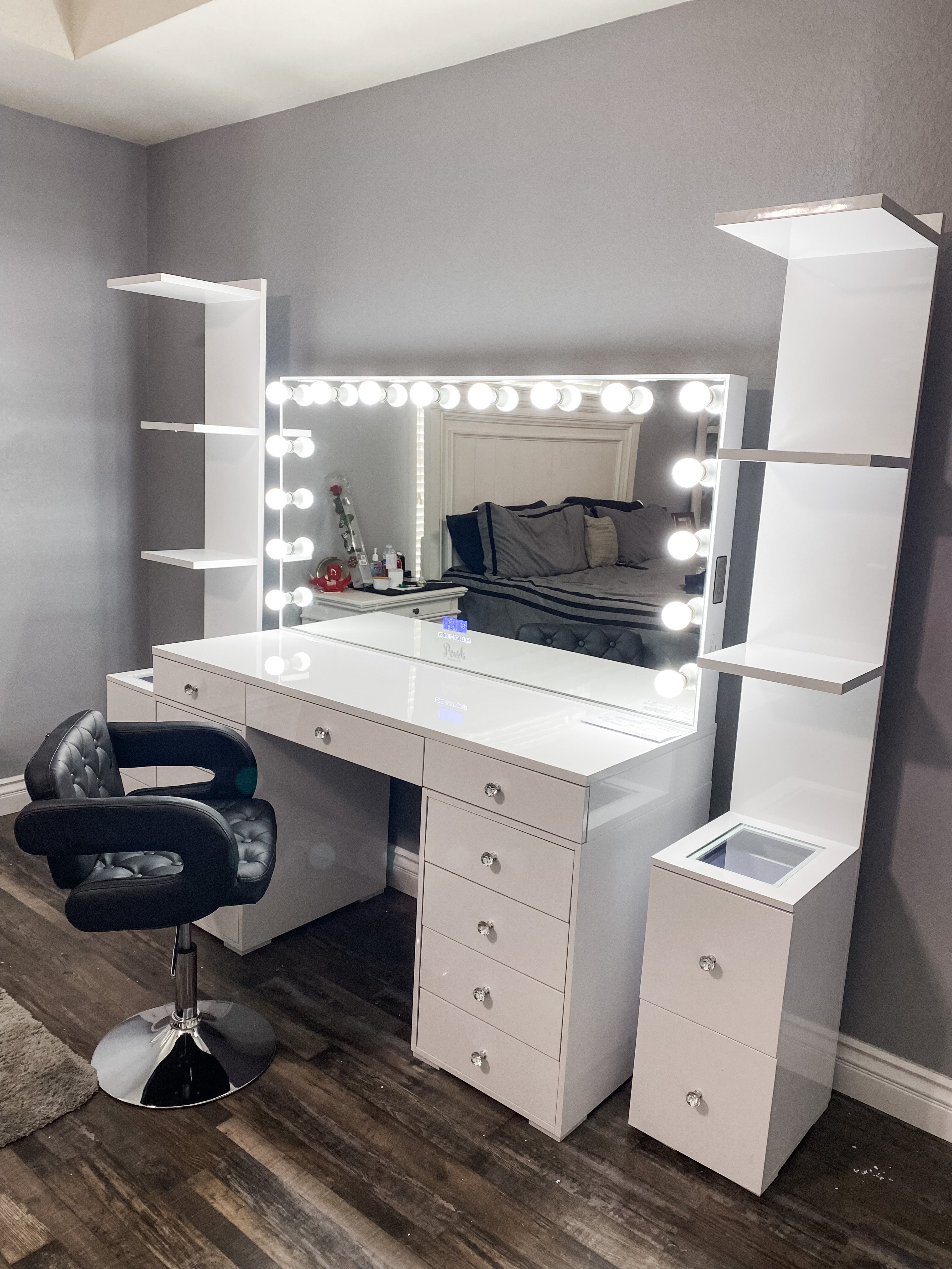 Glossy Column Shelf W/ Drawers – Pearls Vanity