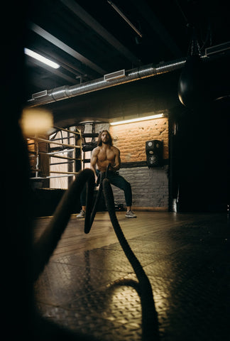 Boxer beim Battle Rope Training