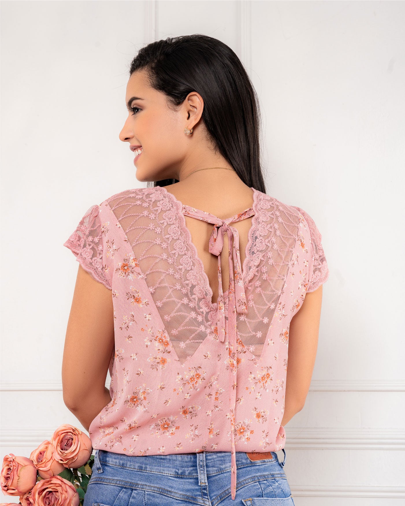 Blusa floral con encaje – MxM Perú