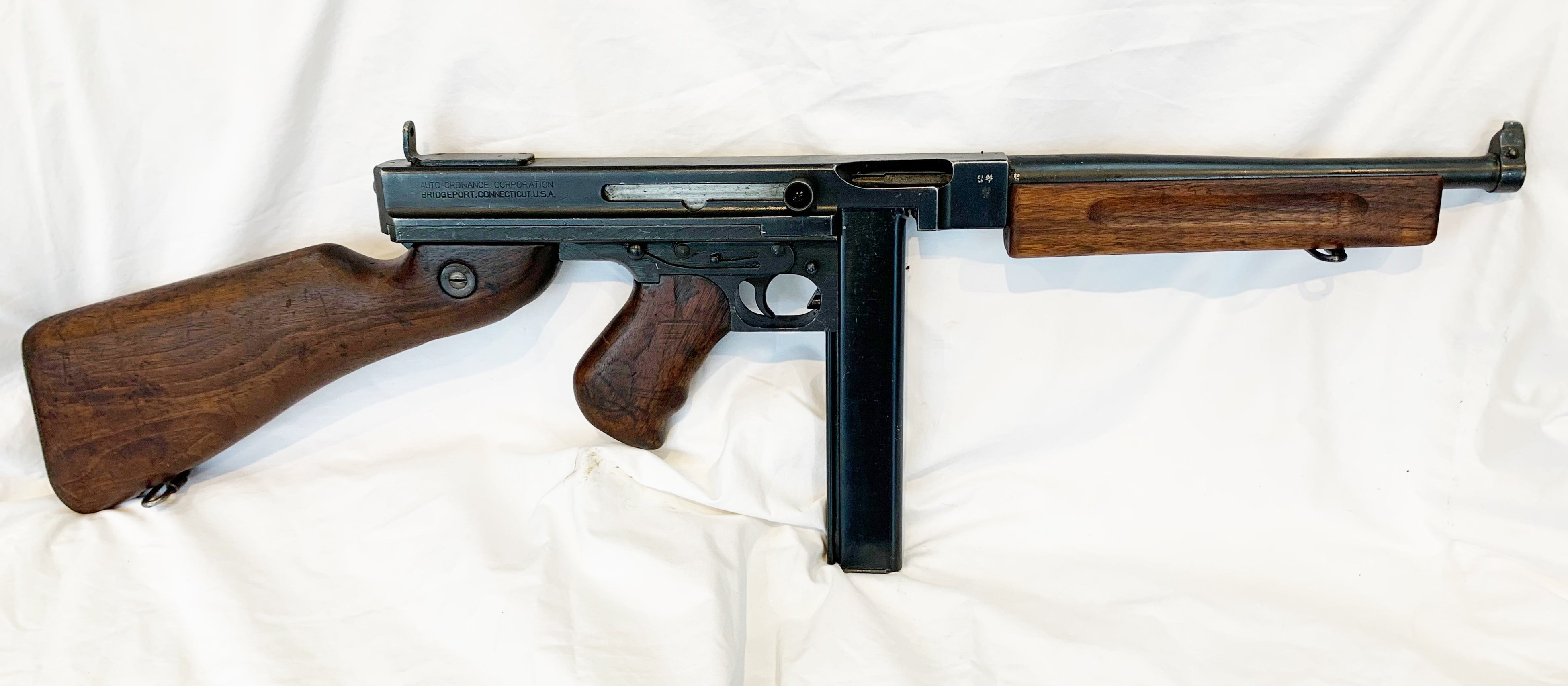 Deactivated Ww2 Thompson Sub Machine Gun M1a1 The Tommy Gun Vigo Militaria And Collectables