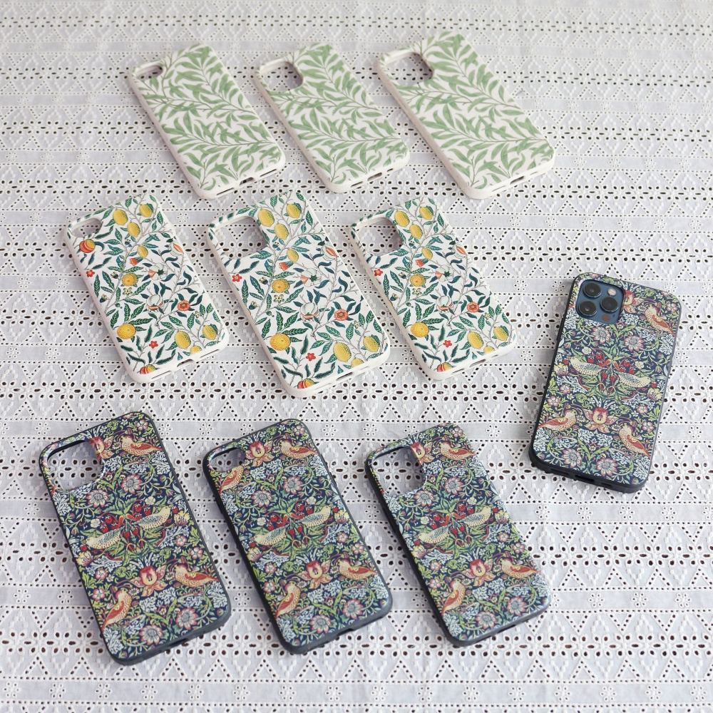 モリス柄でハッピー気分♪　JUBILEE ジュビリー × William Morris　エコスマホケース Fruit　iPhone12/12PRO対応　 DM1-PBAT-003-M03