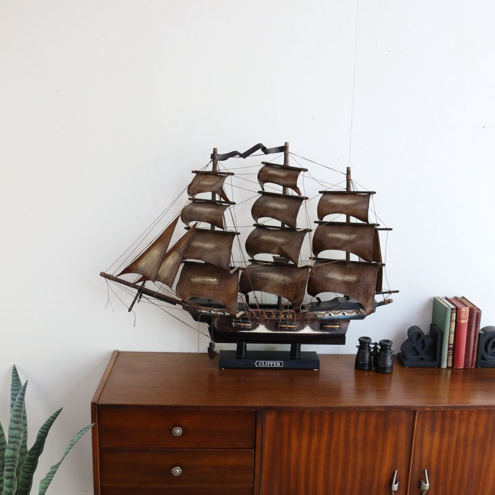 店舗ディスプレイ　英国の帆船模型　ビンテージ