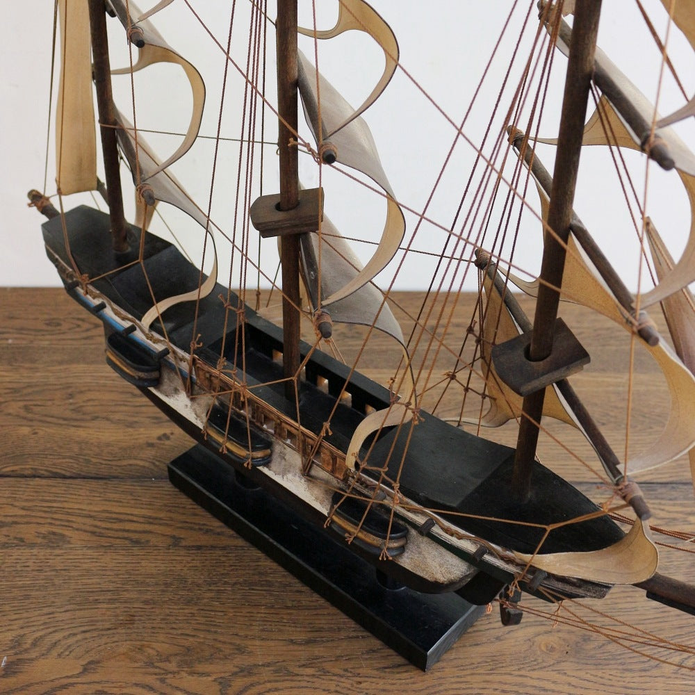店舗ディスプレイ　英国の帆船模型　ビンテージ