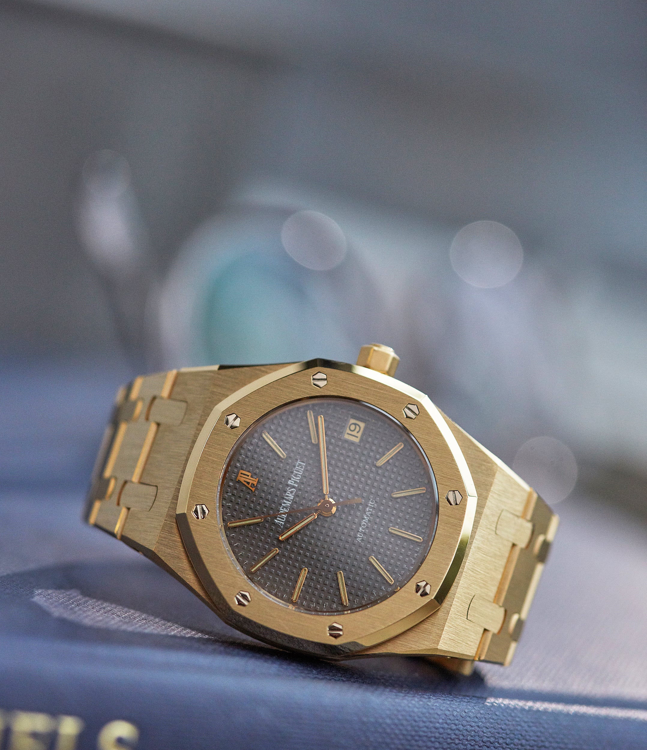 Buy Audemars Piguet yellow gold Royal Oak 14790BA watch | Royal Oak – A ...