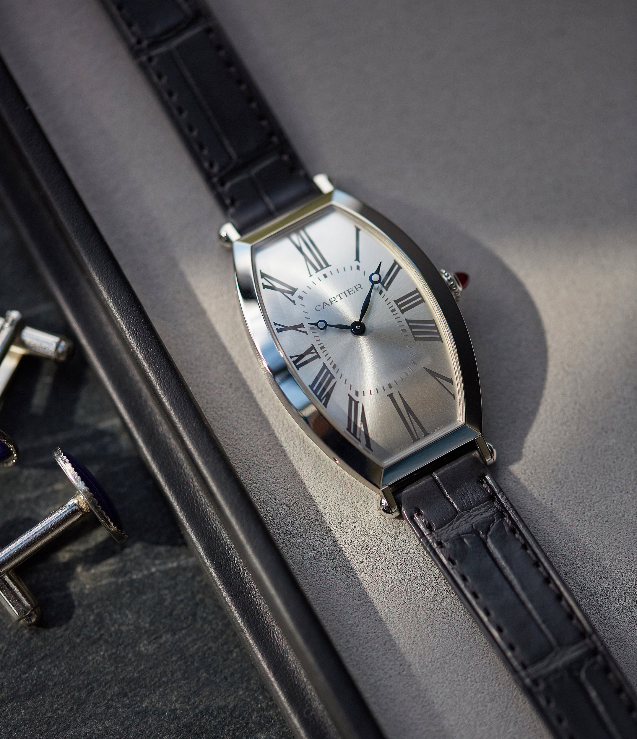 cartier tonneau watch price