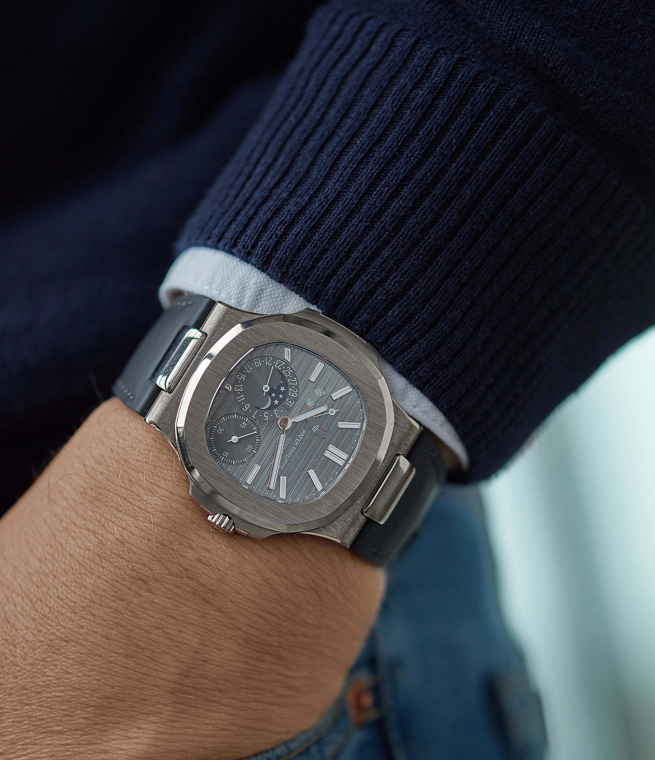 Patek Philippe Nautilus Moonphase 5712G | Buy pre-owned Patek Philippe