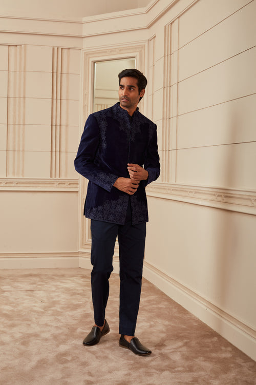 Unique Menswear For Engagement Spotted At Real Weddings | Wedding dresses  men indian, Wedding outfit men, Wedding dress men