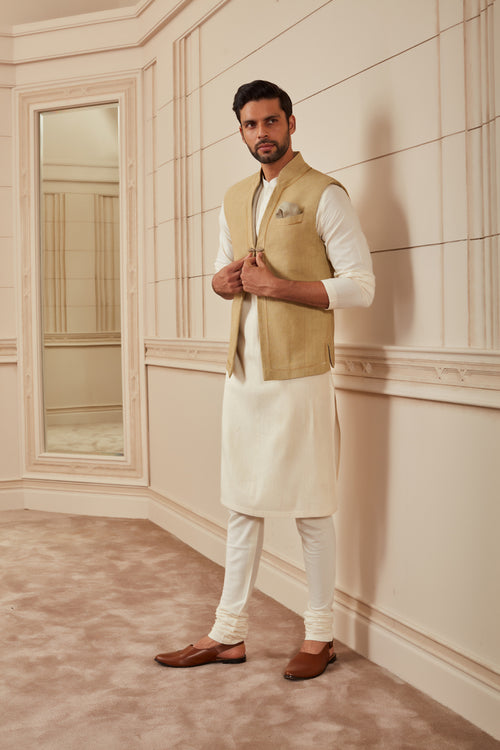 Grab The Attention With These Amazing Haldi Ceremony Outfits | Indian men  fashion, Haldi ceremony, Long sleeve tshirt men