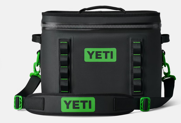 Yeti Camino® 20 Carryall Tote bag — Live To BBQ